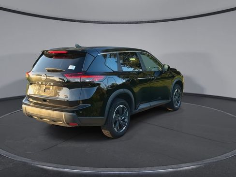 Used 2024 Nissan Rogue SV FWD image 8