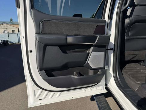 Used 2026 Ford F450 Platinum w/ FX4 Off-Road Package image 13