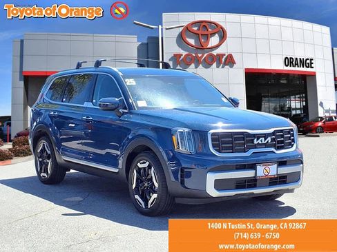 Used 2025 Kia Telluride S AWD/4WD image 1