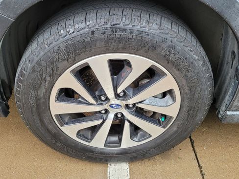 Used 2021 Subaru Outback Premium AWD/4WD image 2
