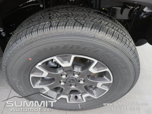 New 2026 Jeep Wrangler Unlimited Sahara AWD/4WD image 3