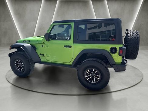 Used 2025 Jeep Wrangler Sport AWD/4WD image 6
