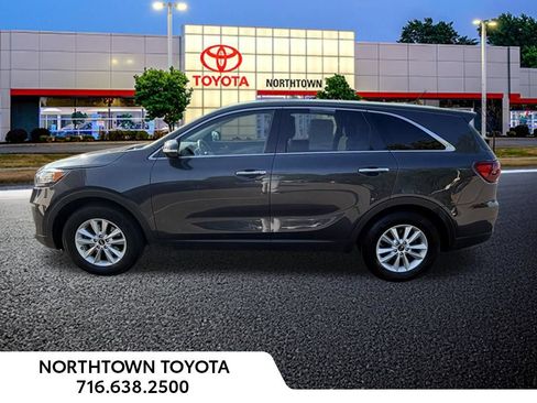 Used 2019 Kia Sorento FWD image 9