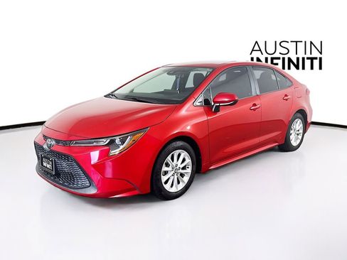 Used 2020 Toyota Corolla LE w/ LE Premium Package FWD image 3
