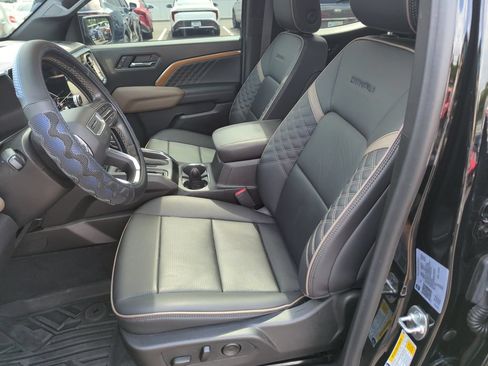 Used 2025 GMC Canyon Denali w/ LPO, Denali Black Edition AWD/4WD image 12