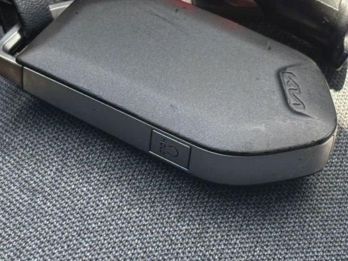 Used 2025 Kia K4 LXS FWD image 23