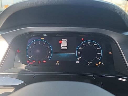 Certified 2025 Volkswagen Atlas Cross Sport SE image 13