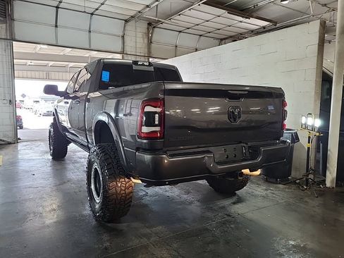 Used 2021 RAM 2500 Laramie AWD/4WD image 2