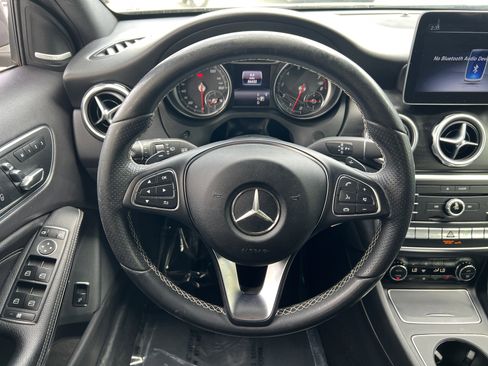 Used 2018 Mercedes-Benz GLA 250 4MATIC image 26