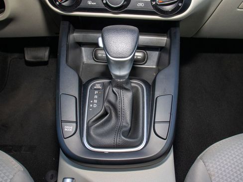 Used 2023 Kia Soul LX image 23