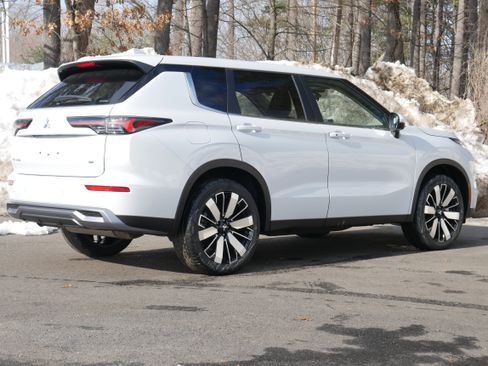 New 2026 Mitsubishi Outlander SE image 7