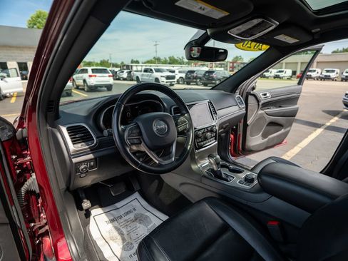 Used 2020 Jeep Grand Cherokee Limited AWD/4WD image 23