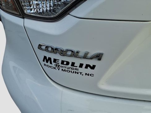 Used 2024 Toyota Corolla LE w/ LE Convenience Package image 5