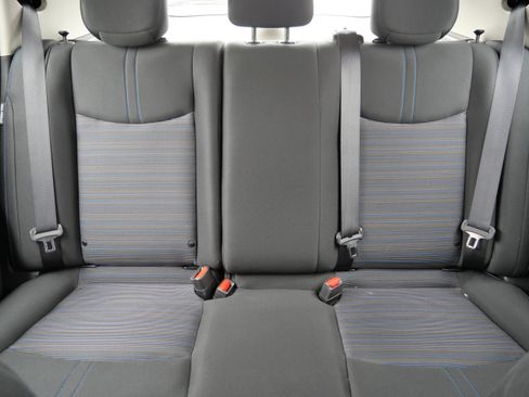 Used 2024 Nissan Leaf S image 13