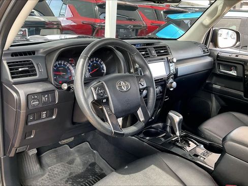 Used 2017 Toyota 4Runner TRD Off-Road Premium AWD/4WD image 18
