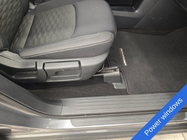 Used 2025 Nissan Pathfinder SV AWD/4WD image 11