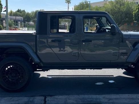 Used 2021 Jeep Gladiator Sport AWD/4WD image 3
