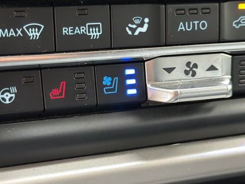 Certified 2023 Ford Expedition XLT RWD image 34