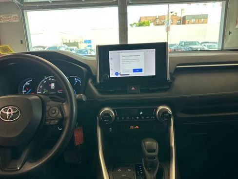 Used 2024 Toyota RAV4 LE AWD/4WD image 23