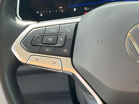 Used 2024 Volkswagen Jetta SE image 16