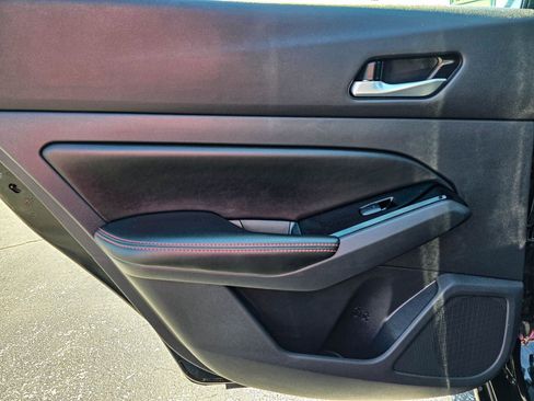 Used 2025 Nissan Altima 2.5 SR image 10