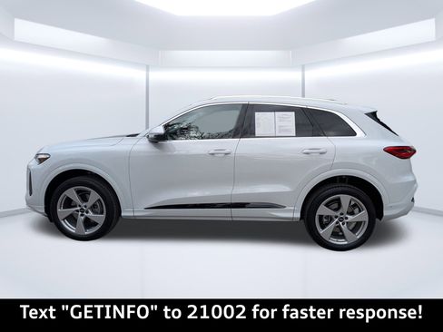 Certified 2025 Audi Q5 Premium Plus image 6