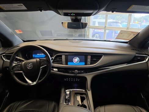 Used 2022 Buick Enclave Avenir FWD image 17