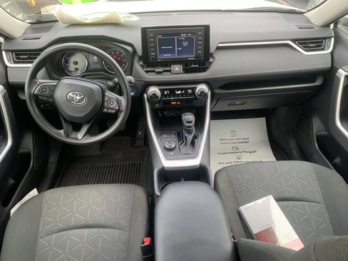 Used 2022 Toyota RAV4 XLE image 17