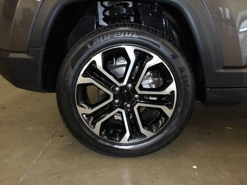 Used 2023 Jeep Compass Limited AWD/4WD image 18
