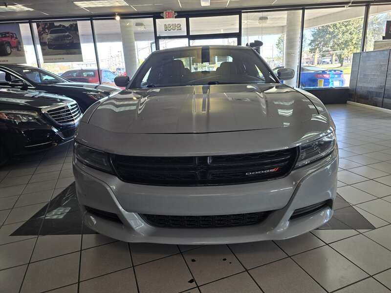 Used 2022 Dodge Charger SXT RWD image 2