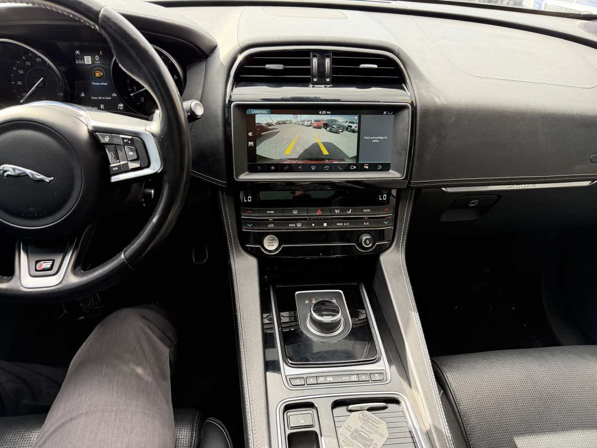 Used 2020 Jaguar F-PACE S AWD/4WD image 9