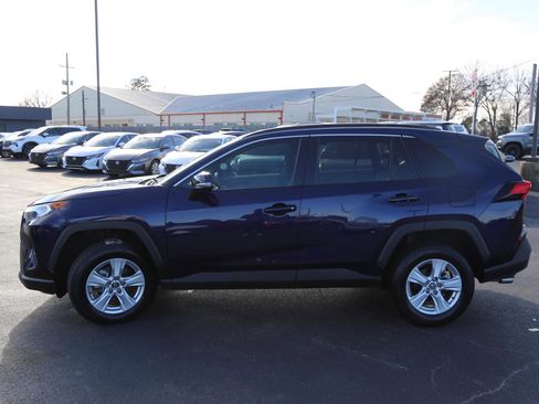 Used 2020 Toyota RAV4 XLE image 2