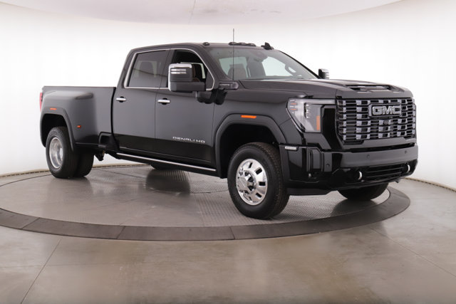 Used 2026 GMC Sierra 3500 Denali Ultimate AWD/4WD image 2