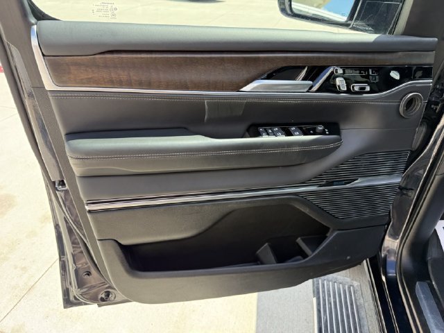 Used 2024 Jeep Grand Wagoneer L 4WD image 23