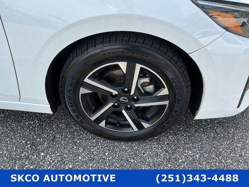 Used 2024 Nissan Sentra SV FWD image 9