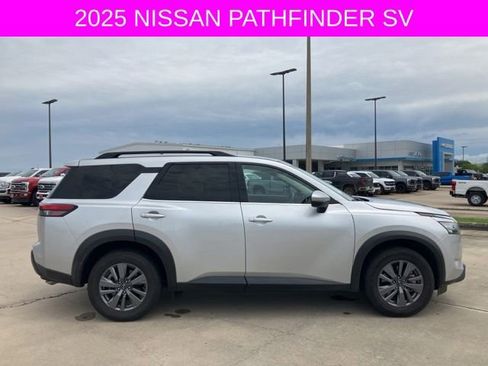 Used 2025 Nissan Pathfinder SV FWD image 8
