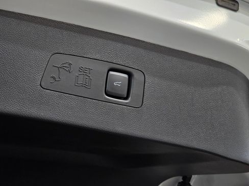 New 2026 Lincoln Corsair Premiere image 10