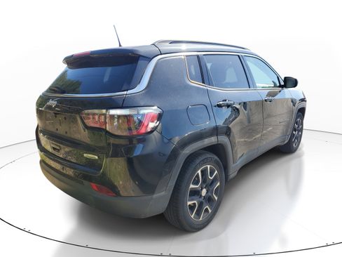 Used 2022 Jeep Compass Latitude FWD image 5