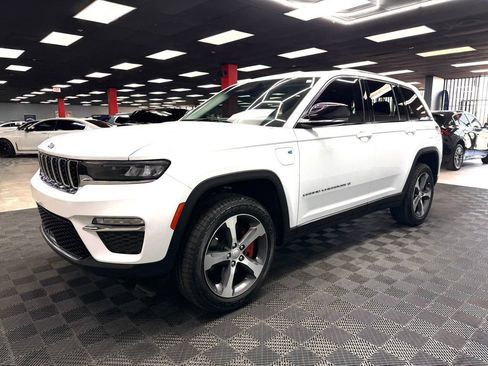 Used 2022 Jeep Grand Cherokee Limited 4xe AWD/4WD image 8