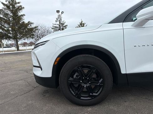 Used 2023 Chevrolet Blazer LT image 40