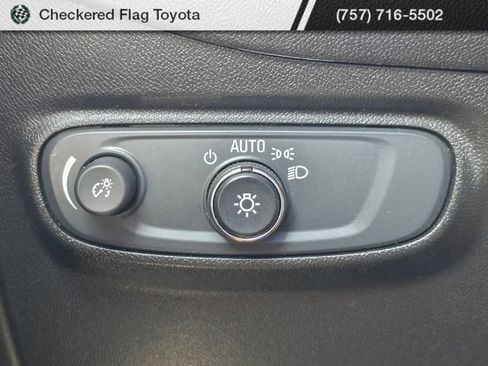 Used 2020 Chevrolet Equinox LT FWD image 25