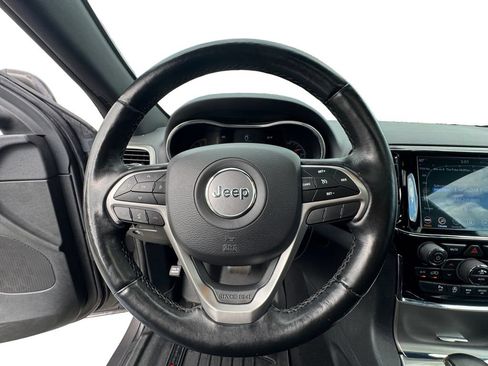 Used 2020 Jeep Grand Cherokee Altitude AWD/4WD image 13