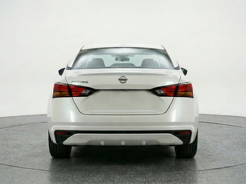 Used 2025 Nissan Altima 2.5 SV image 7