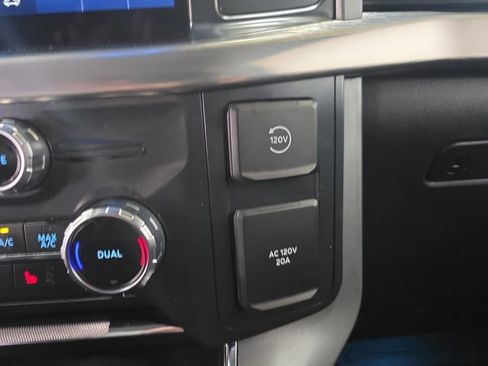 Used 2022 Ford F150 Lariat w/ Equipment Group 502A High image 39