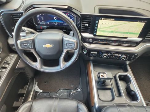 Used 2023 Chevrolet Silverado 1500 High Country w/ Technology Package AWD/4WD image 29