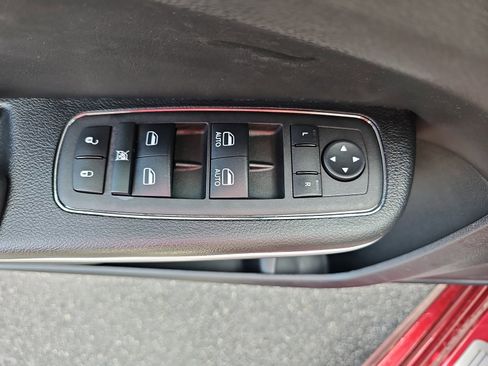 Used 2022 Chrysler 300 Touring L w/ Comfort Group image 28