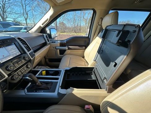 Used 2018 Ford F150 Lariat image 27