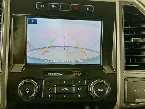 Used 2021 Ford F250 XLT w/ FX4 Off-Road Package image 14