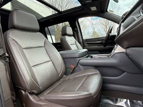 Used 2021 GMC Yukon XL Denali image 18