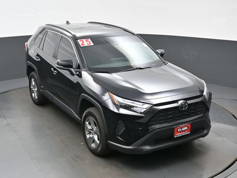 Used 2025 Toyota RAV4 XLE w/ Convenience Package AWD/4WD image 35